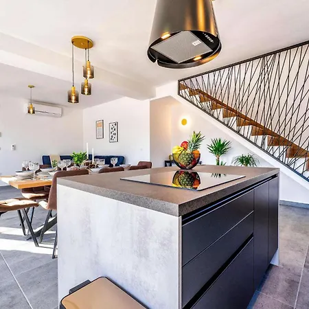 Madis * Ζαντάρ