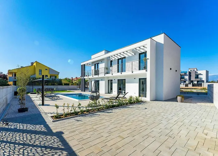 Madis Dom wakacyjny *